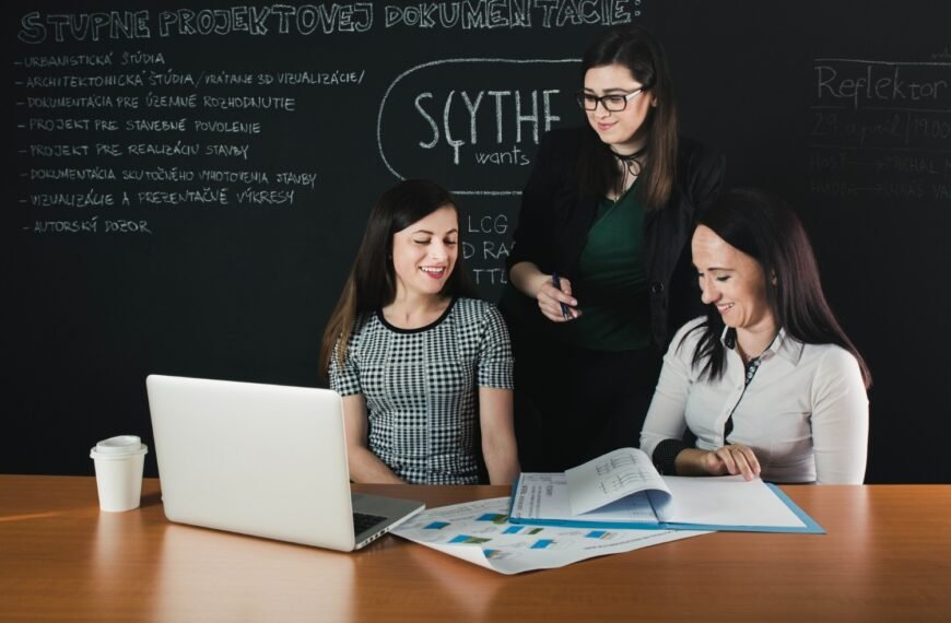 Top Benefits of Using Career Coaching Services in 2026